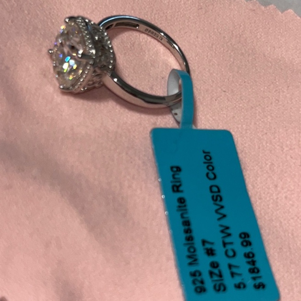 925 Moissanite Ring - Size 7 - Picture 5 of 13
